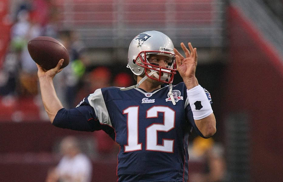An image of Tom Brady throwing a football